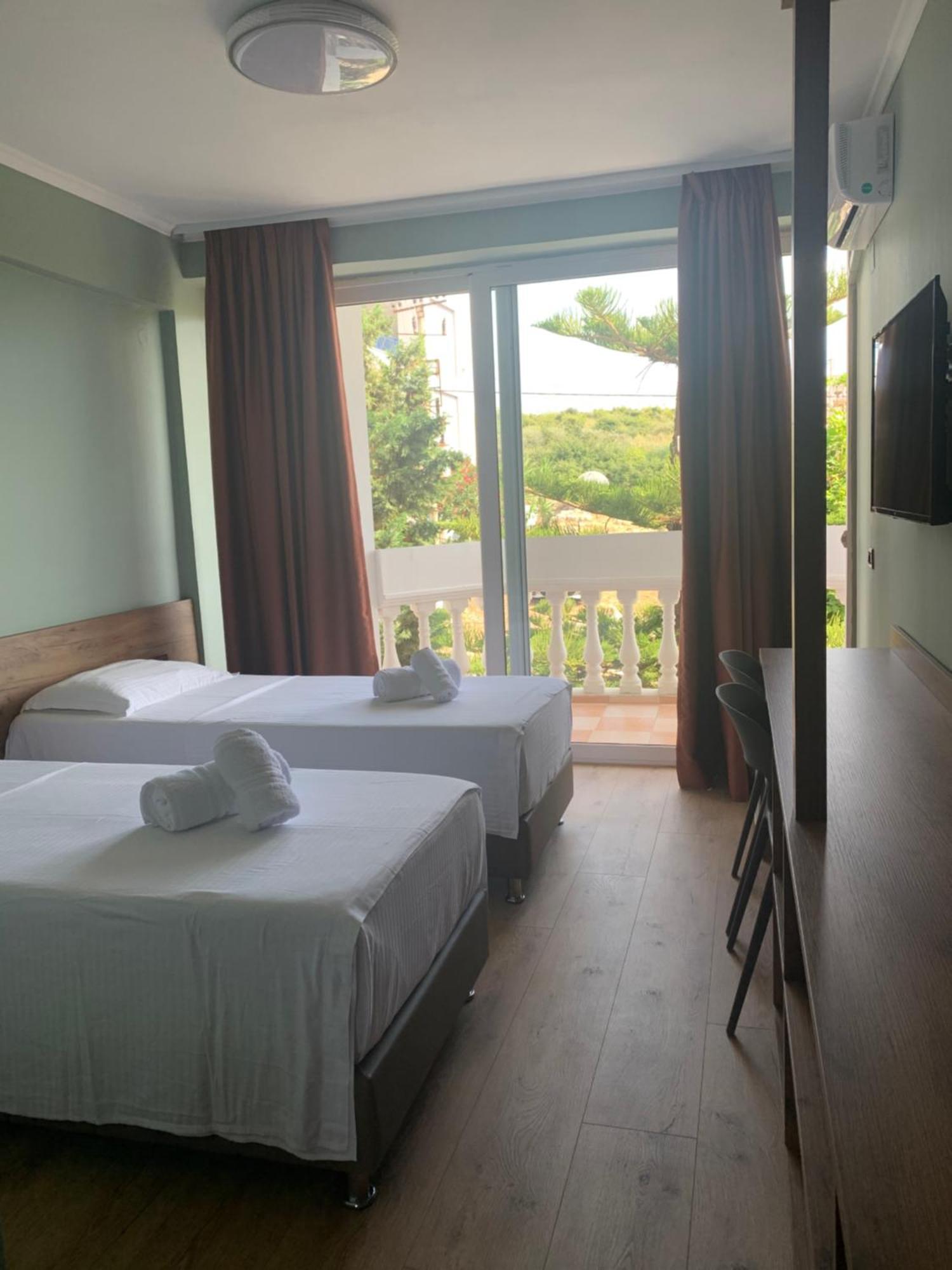 Hotel Dodona Sarande Ngoại thất bức ảnh