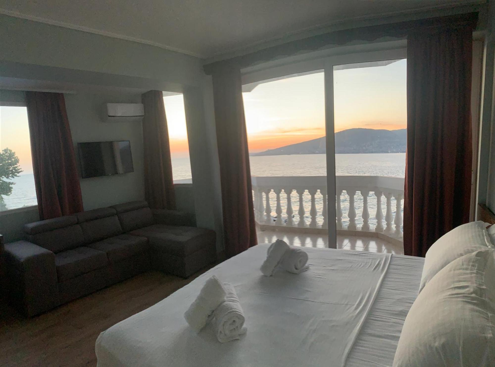 Hotel Dodona Sarande Ngoại thất bức ảnh